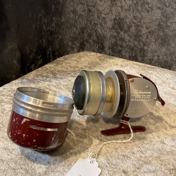 Vintage Shakespeare Push Button Wonder Cast No. 1795 Fishing Reel, USA Made! - Picture 4 of 4